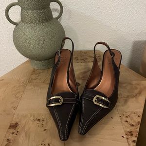 Pointed Kitten Heel (Joan & David)